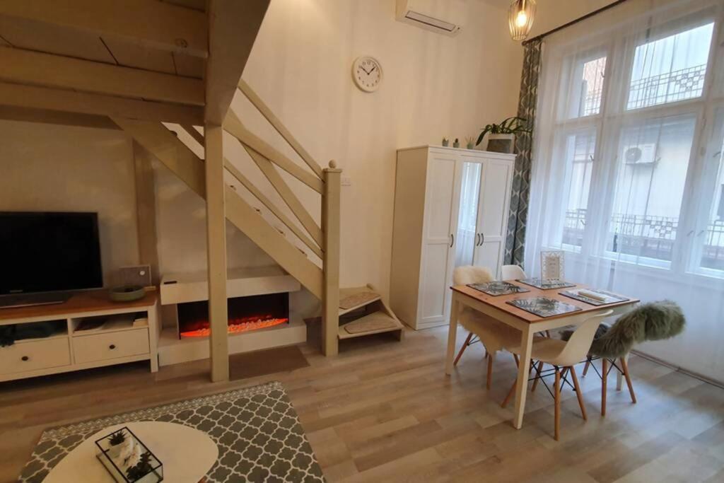 A Nice Apartment In The Heart Of Budapest. Ngoại thất bức ảnh